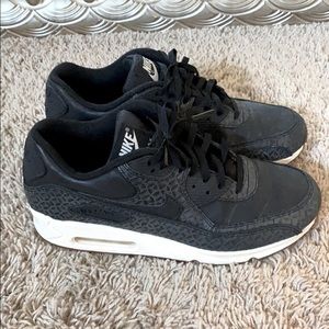 Nike air max (black snake skin)